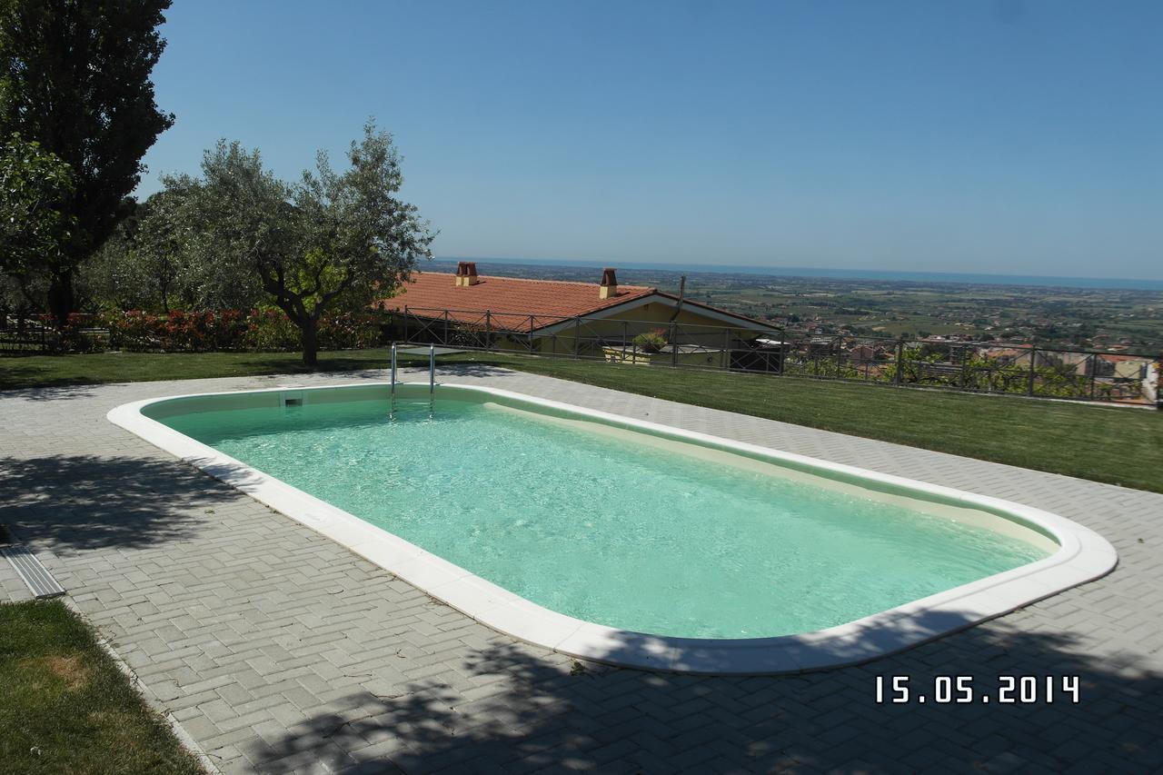 Agriturismo La Vite E Gli Ulivi Villa Ariccia Luaran gambar
